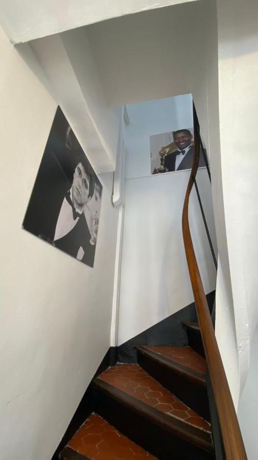 4 Dans Le Meme Immeuble Cannes