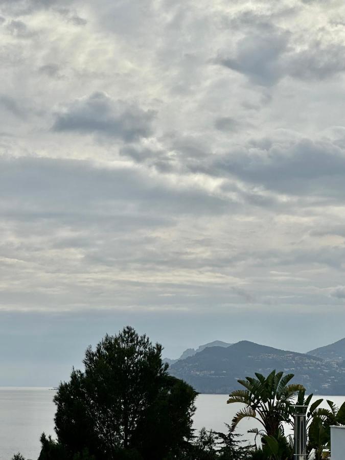 Luxurious Private Floor 130M2 - Ac, Terrace, Pool, Parking - Croisette 5', Plage Des Sports Apartment Cannes