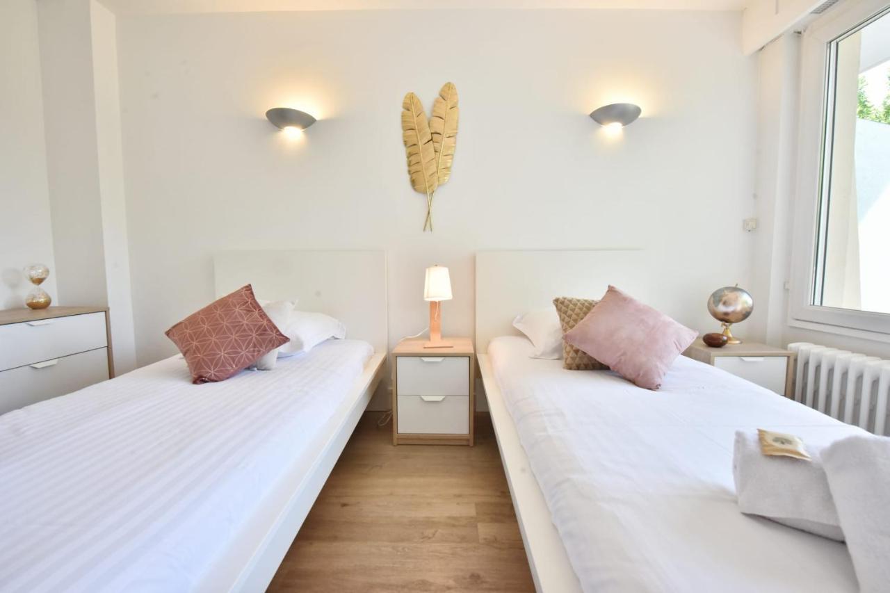 Cozy 2-br 6 Minutes From The *