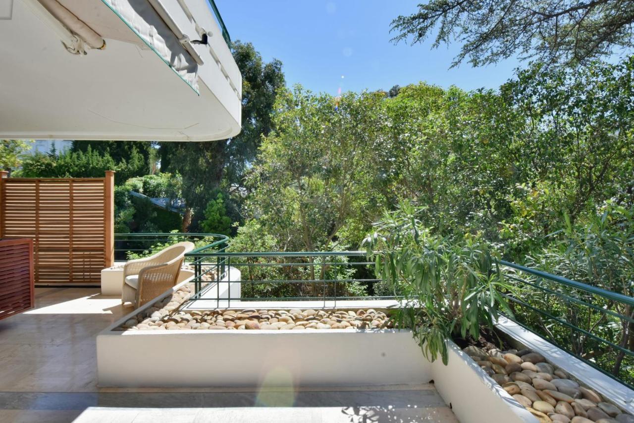 Apartment Stunning 3-br With Large Terrace And Pool