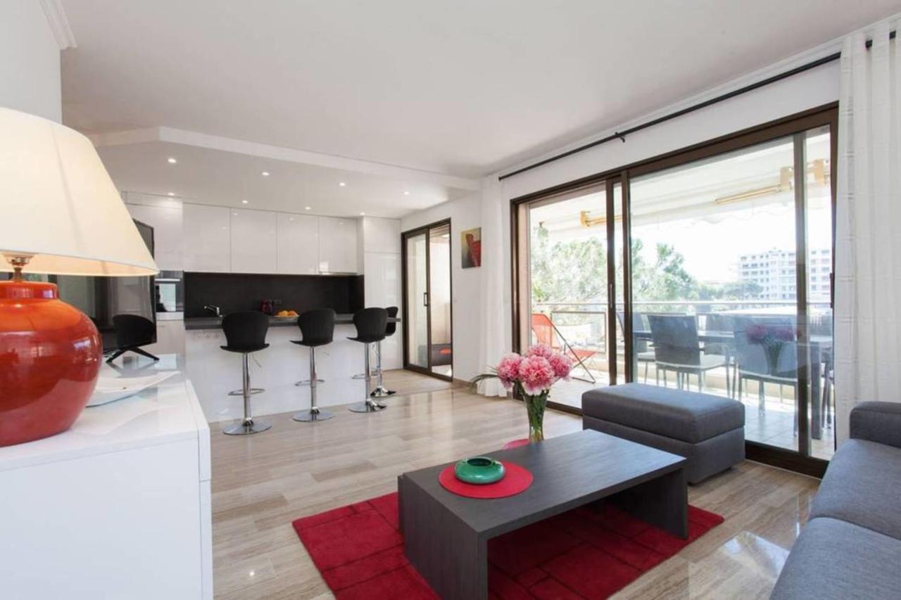 3-room With Terrace In Palm