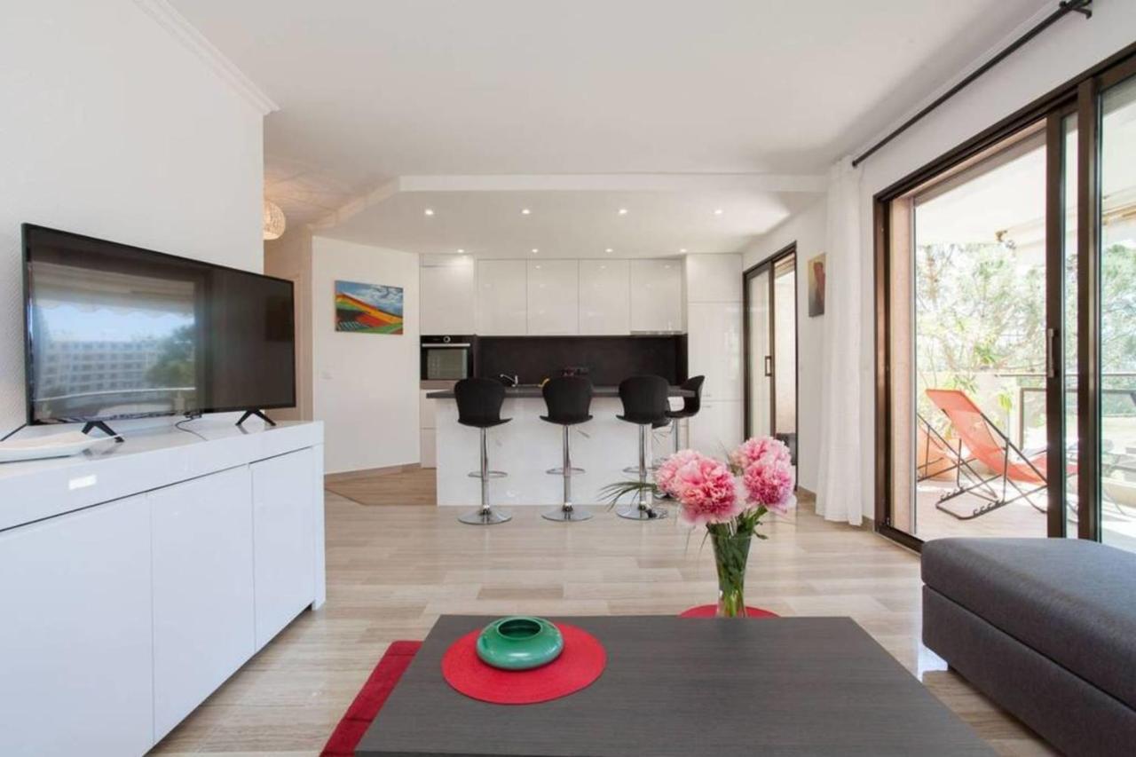 3-room With Terrace In Palm Appartement