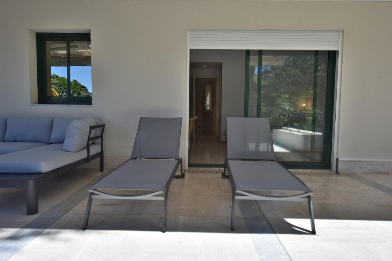 Apartment Stunning 3-br With Large Terrace And Pool