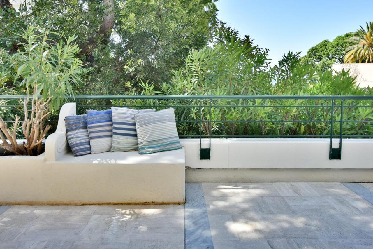 Stunning 3-br With Large Terrace And Pool Apartment *