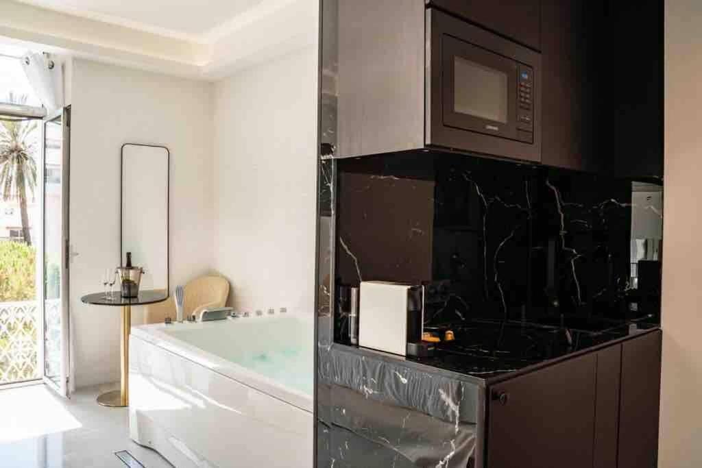 Luxe Jacuzzi