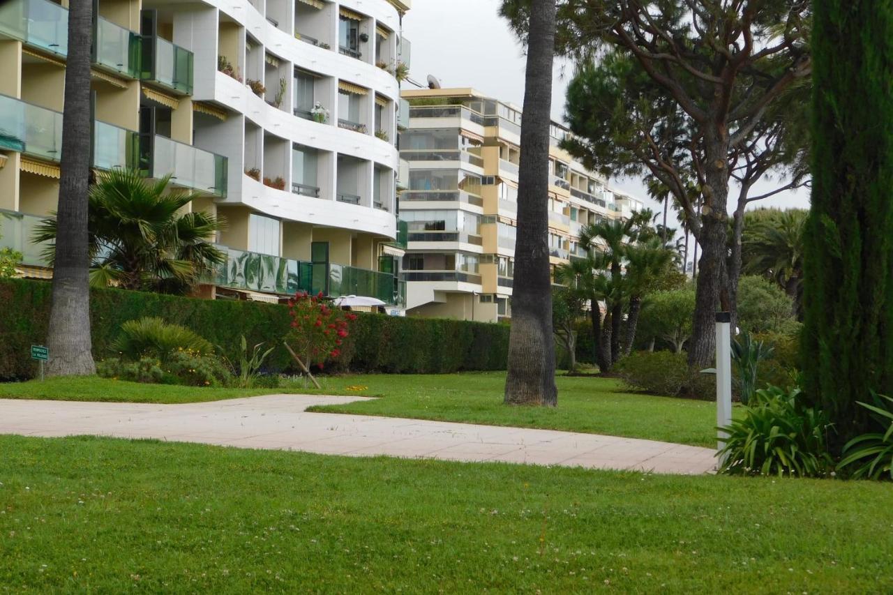 Spacious 2-bedroom In Egee With Parking And Air Conditi Appartement Cannes