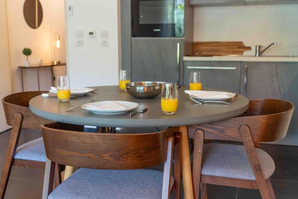 Stylish 1bdr W/huge Balcony/shared Roof Pool * Cannes