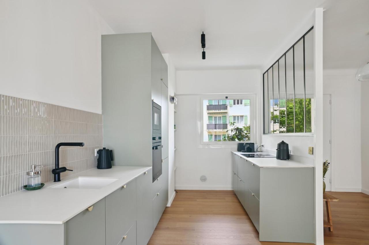 Designer Flat, Luxurious, Close From Palais, Terrasse, Private Garage, Air Conditoning * Cannes