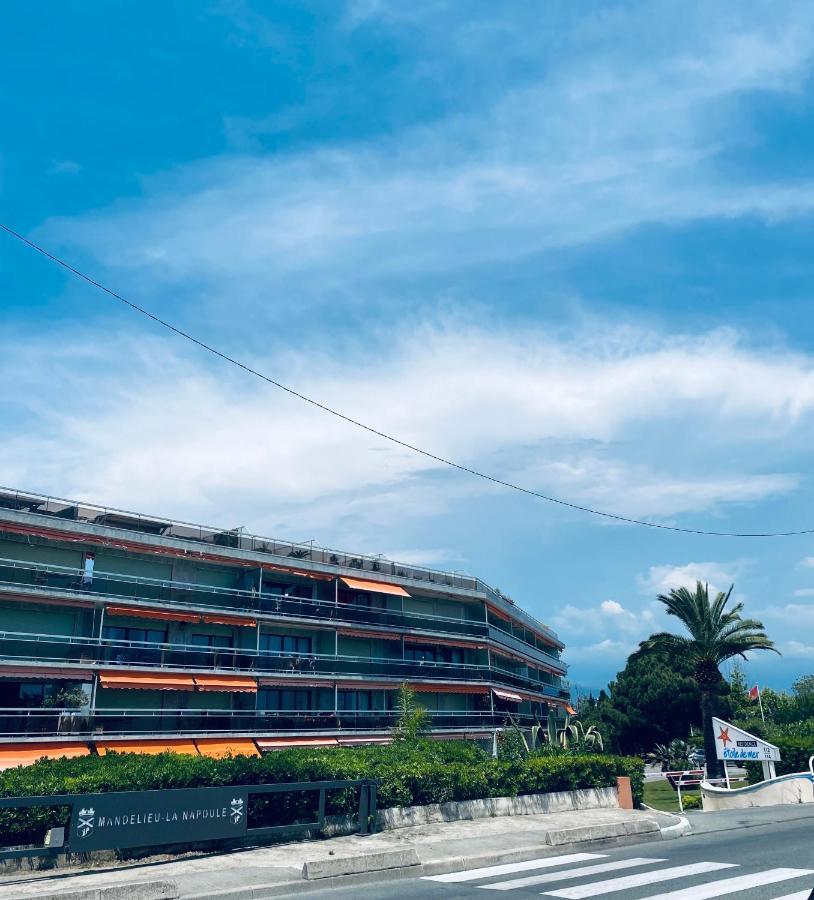 Bord De Avec Parking Prive