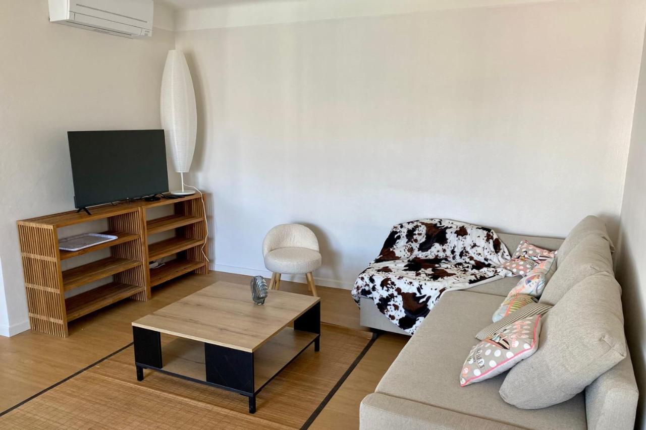 Spacious Bright Nest With Balcony In