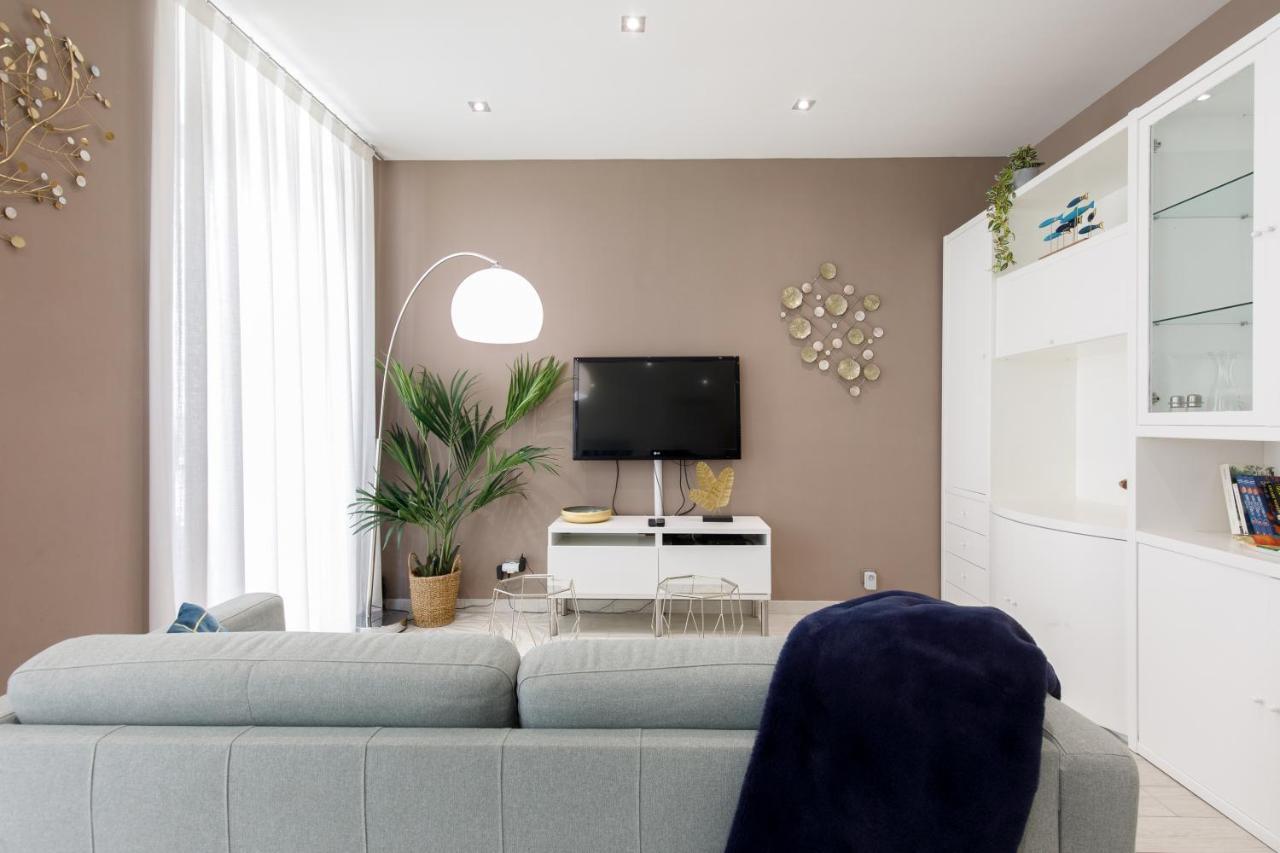 Beautiful 3 Room-flat Near Palais Appartement
