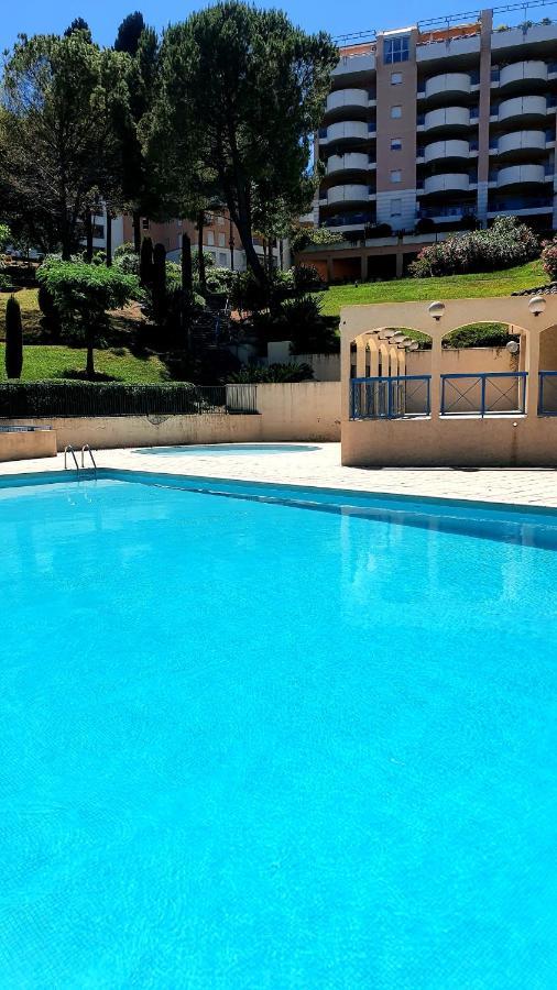 Beau T1 Piscine Tennis Apartment *