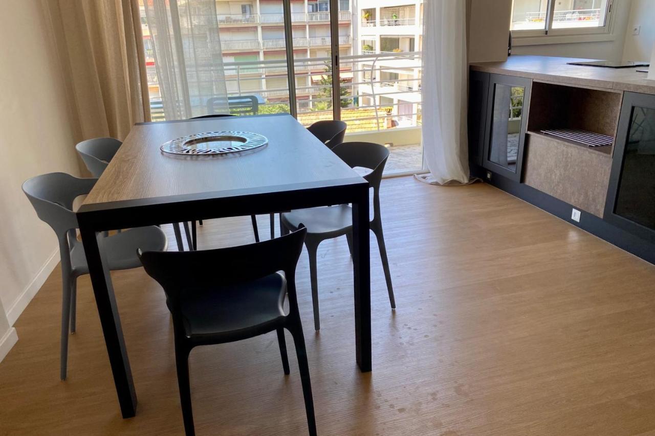 Spacious Bright Nest With Balcony In Appartement Cannes
