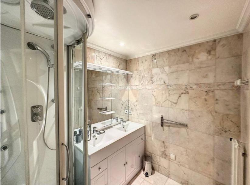 Mimosas -2 Rooms-terrace-city Center -air Conditioning Cannes
