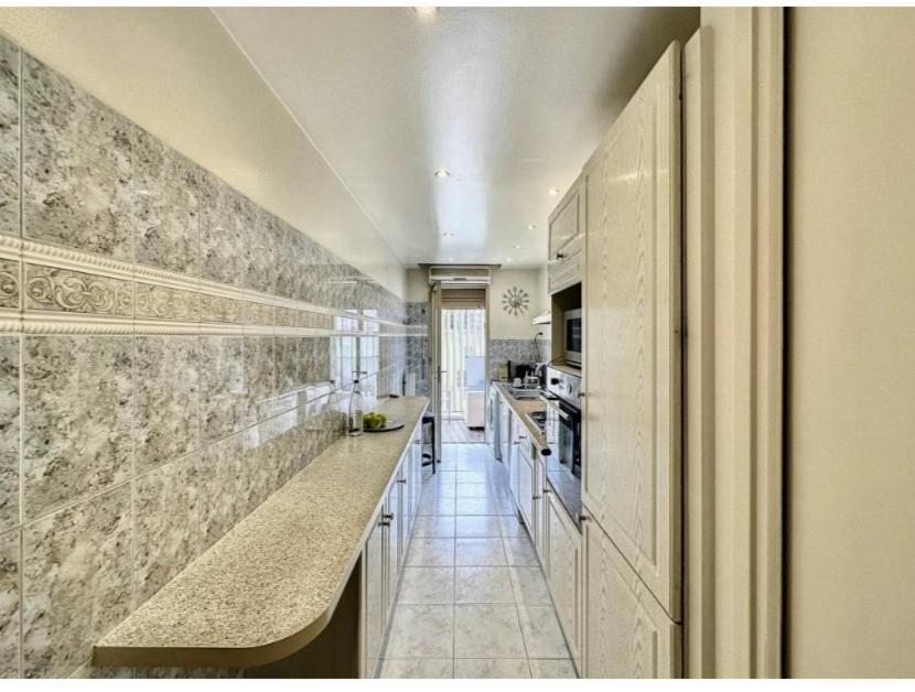 Mimosas -2 Rooms-terrace-city Center -air Conditioning *