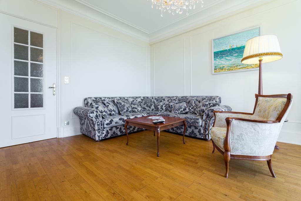 Claire Deluxe Appartement *