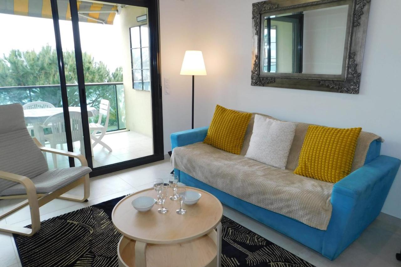 Spacious 2-bedroom In Egee With Parking And Air Conditi *