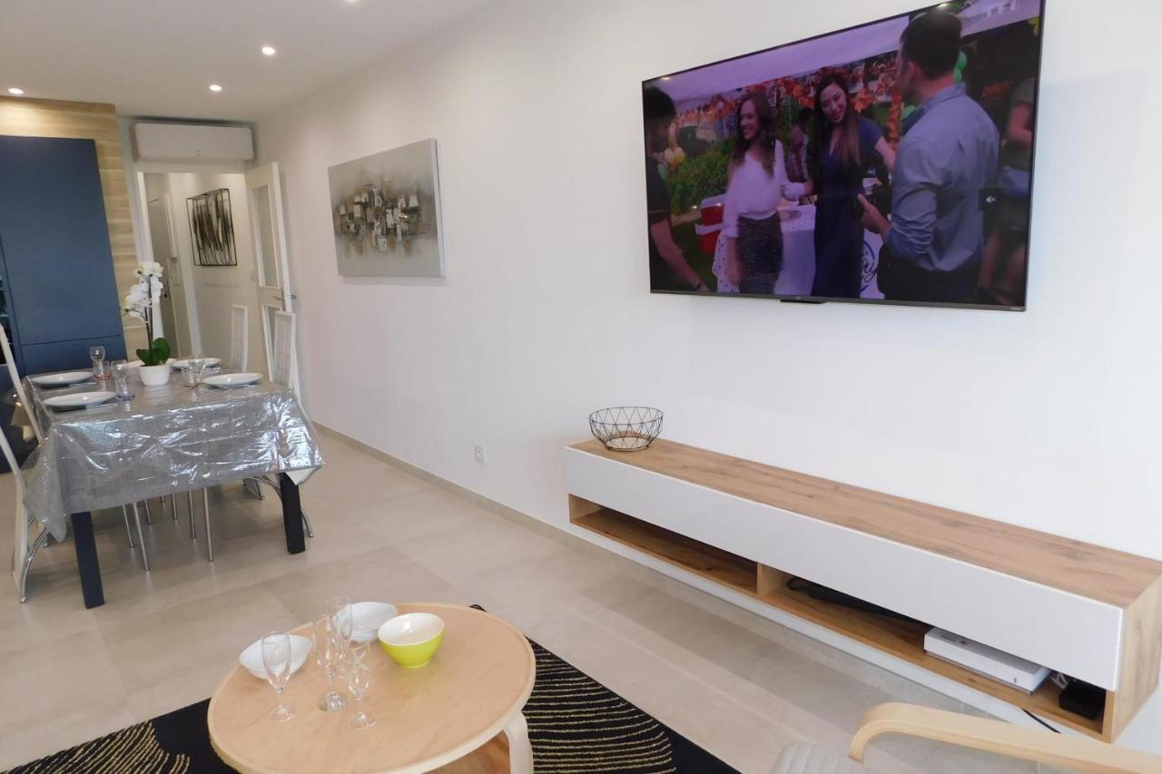 Appartement Spacious 2-bedroom In Egee With Parking And Air Conditi