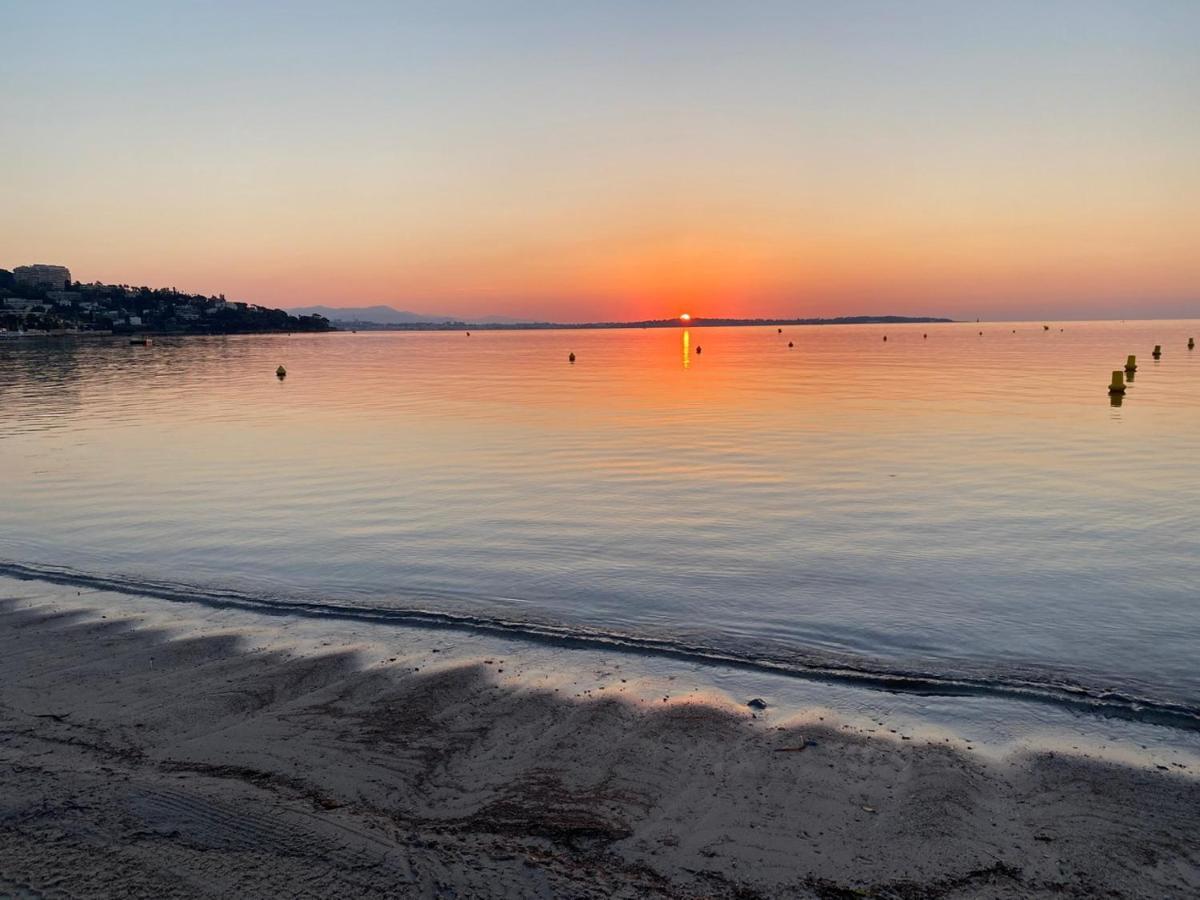 Rivage Bord De * Cannes