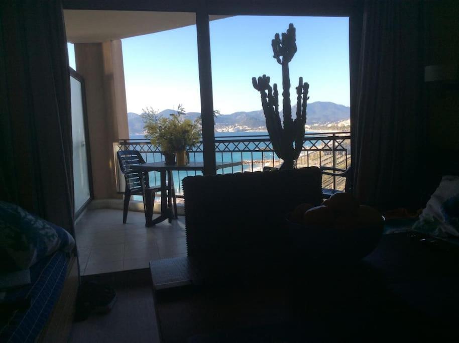 Vue 4 Pers. 50 M Clim Piscine Parking Hh Fernande Apartment