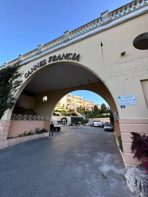 Apartment Beau T2 Avec Terrasse Vue Cannes