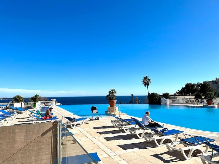 Beau T2 Avec Terrasse Vue Apartment