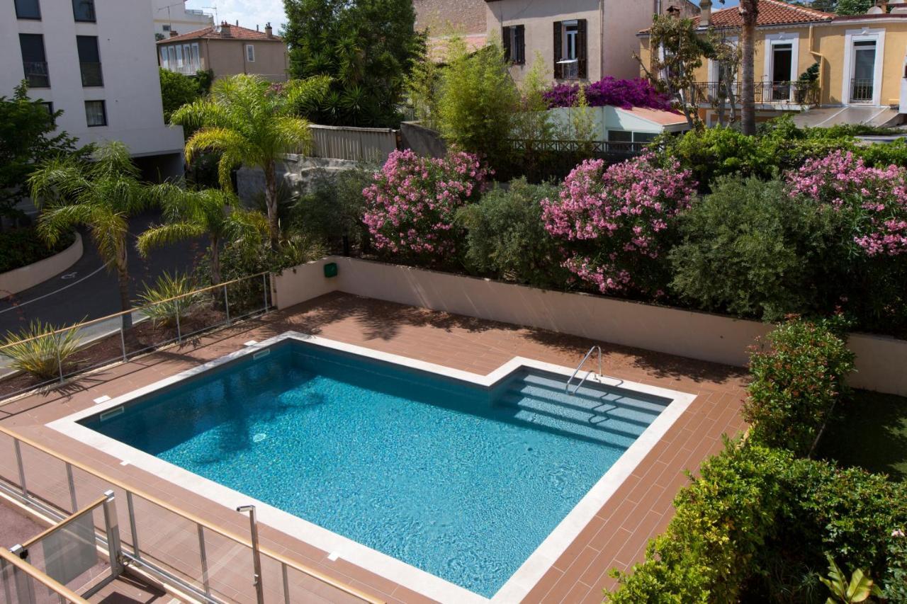 2 Pieces Avec Clim, Terrasse, Piscine, 100m Apartment *