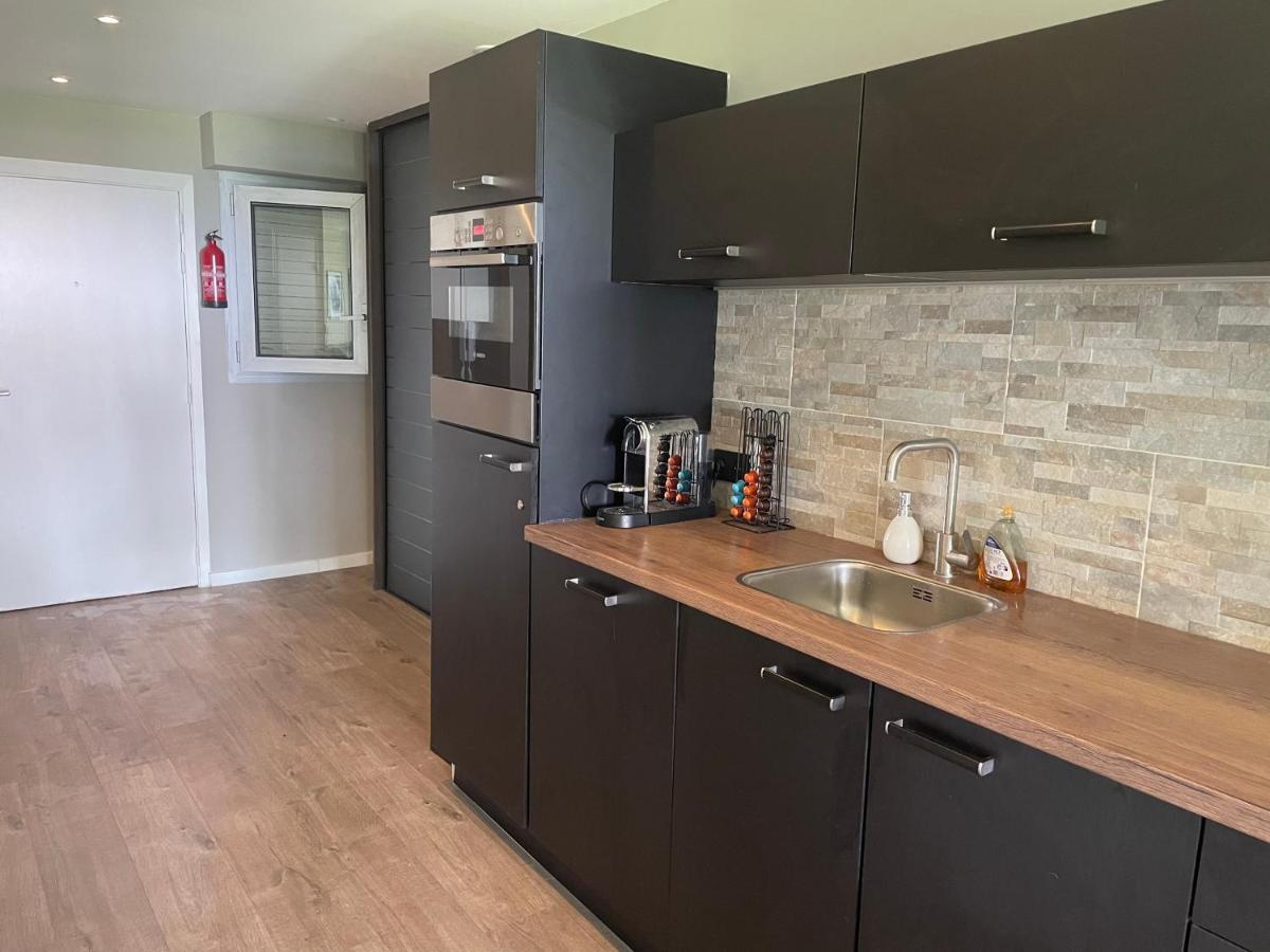 4-star Beachfront Appartment- Sea View Apartamento *