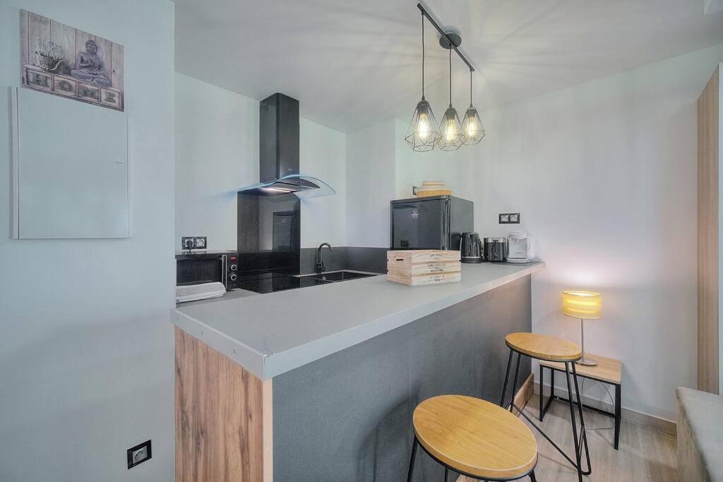 Parc Aiguebel -apprt Avec Terrasse Arboree & Box Ferme- Piscines/tennis - Apartment Cannes