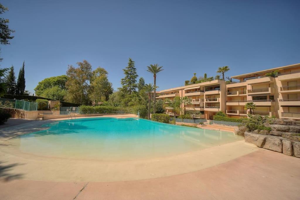 Parc Aiguebel -apprt Avec Terrasse Arboree & Box Ferme- Piscines/tennis - Apartment *