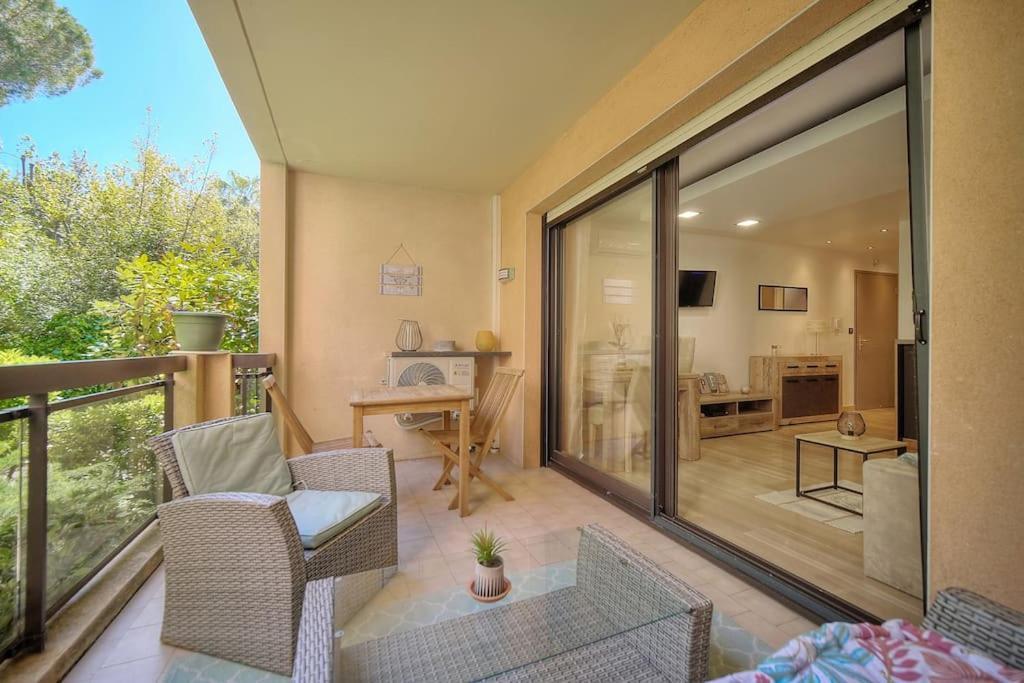 Parc Aiguebel -apprt Avec Terrasse Arboree & Box Ferme- Piscines/tennis - Cannes