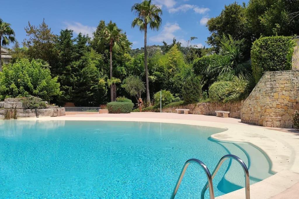 Apartment Parc Aiguebel -apprt Avec Terrasse Arboree & Box Ferme- Piscines/tennis - Cannes