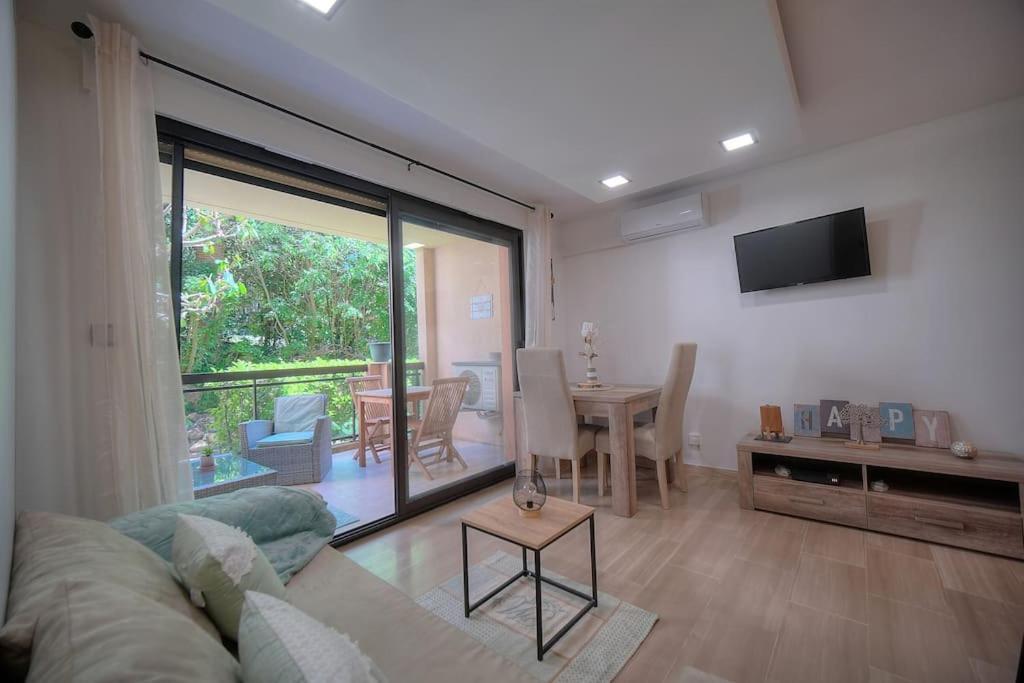 Apartment Parc Aiguebel -apprt Avec Terrasse Arboree & Box Ferme- Piscines/tennis - Cannes