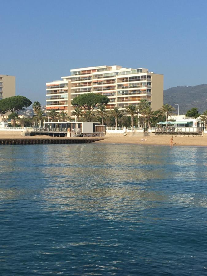 Les Pieds Dans L'eau Cannes