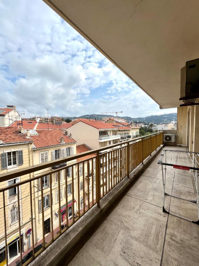 Apartment -300m Palais- Seaview-a/c-wifi-spacieux
