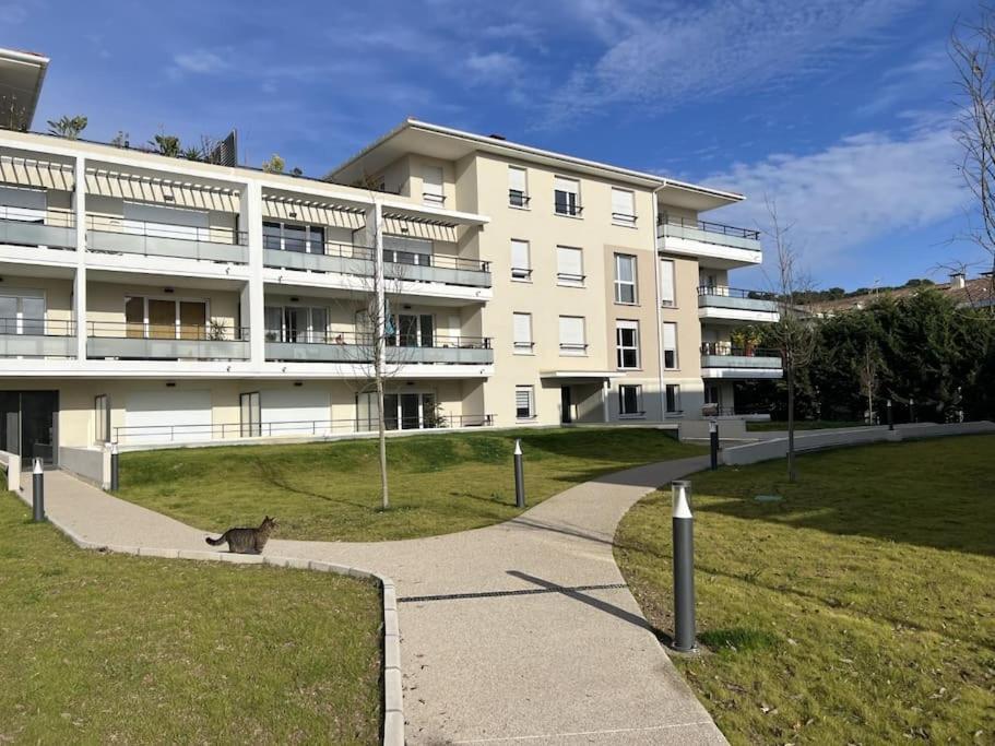 Calme Apartment *