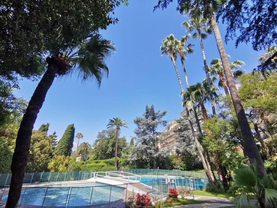 2 Bedrooms Seafront Apartment