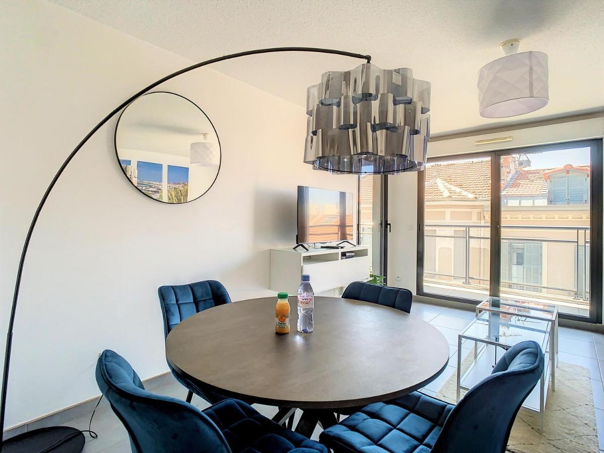 2p Centre-ville Terrasse Apartment