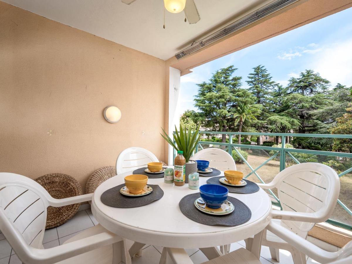 Francia-5 By Interhome *
