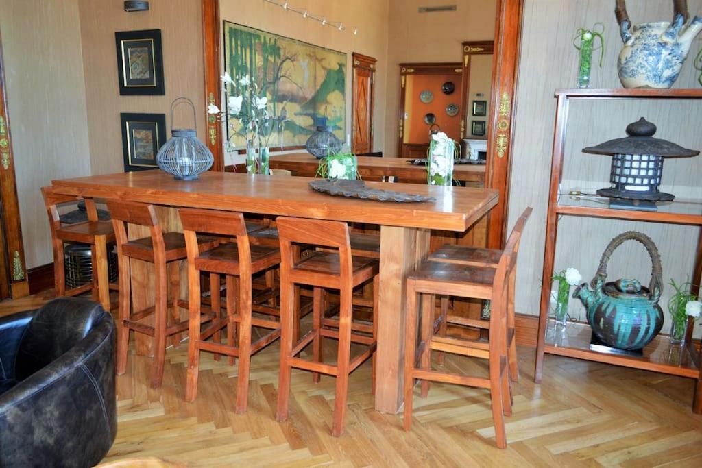 Luxury 4 Bedrooms In Apartment
