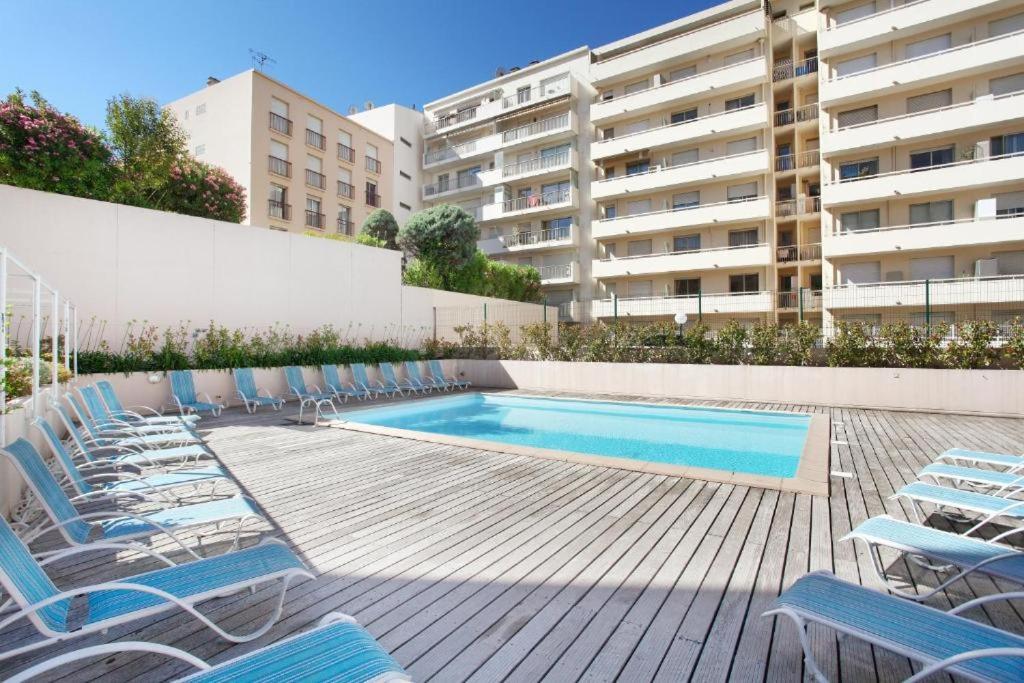 Bord De Apartment *