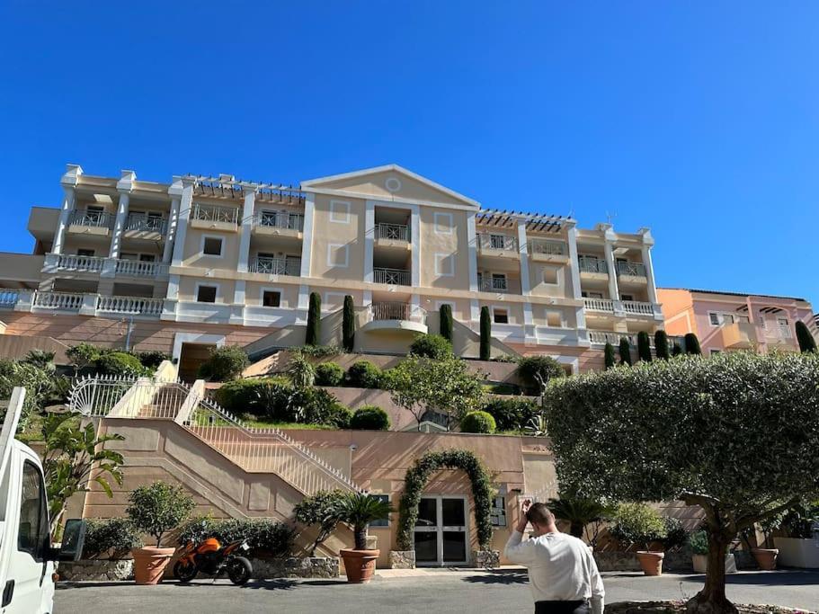 Beau T2 Avec Terrasse Vue Cannes