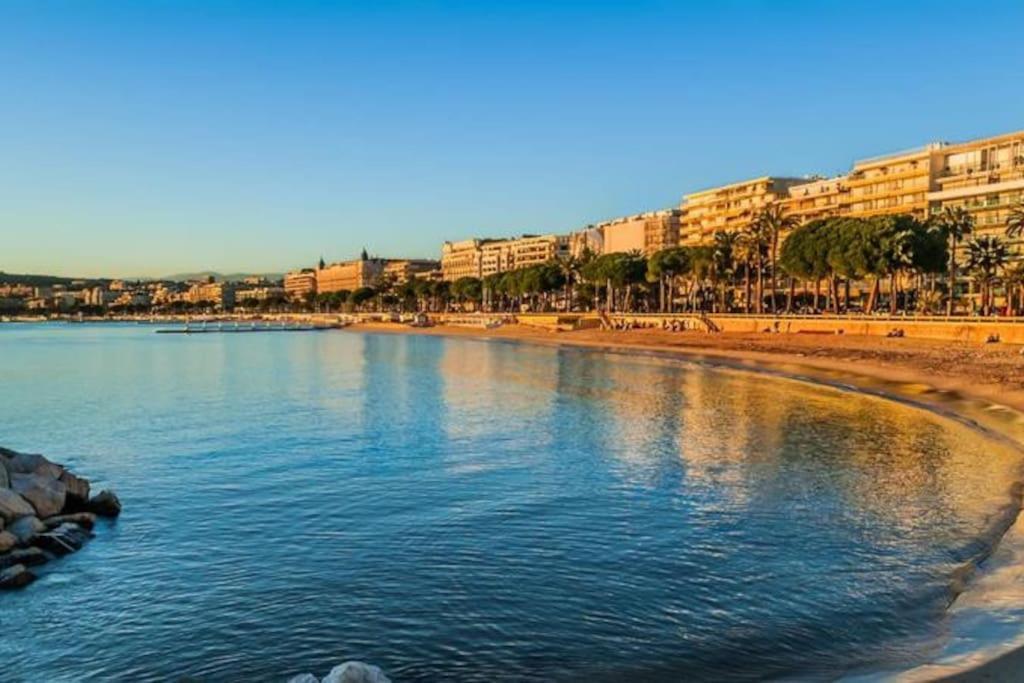 Apartment 2 Bedrooms Seafront