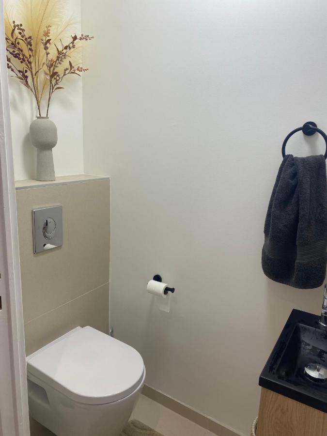 Appartement Elegant Close To Croisette And Palais De Festival With Garage *