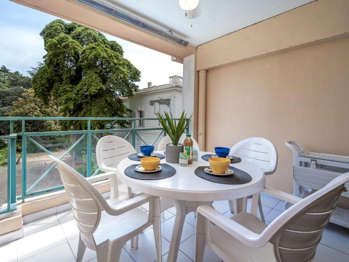 Francia-5 By Interhome *