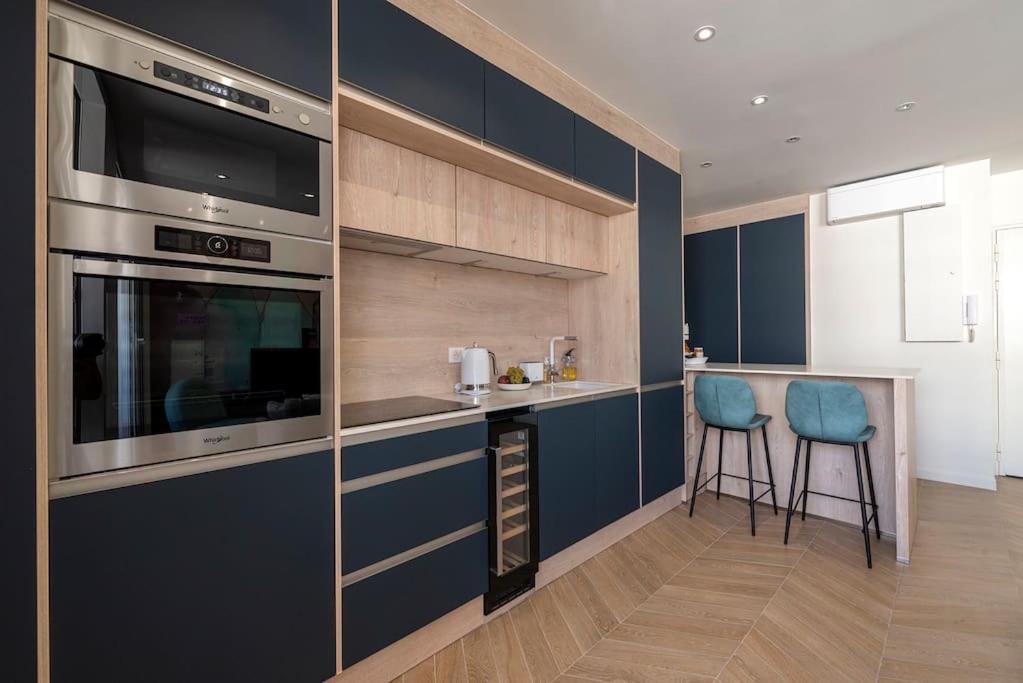 Renovated Bijou Gem In Heart Of