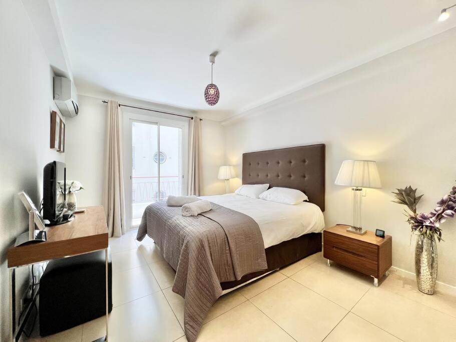 Apartment De Deux A Coucher Pres De La Croisette A