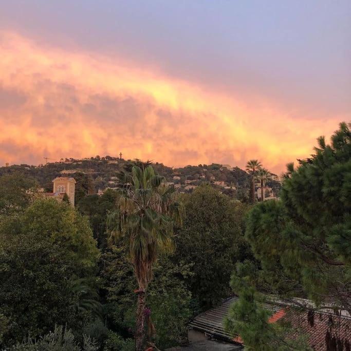Charming & Quiet Near Center Appartement