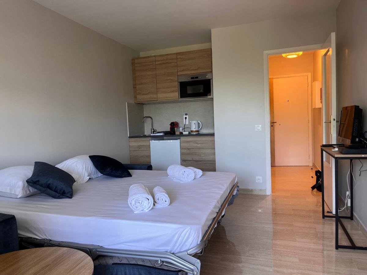 La Douceur De Vivre A Apartment