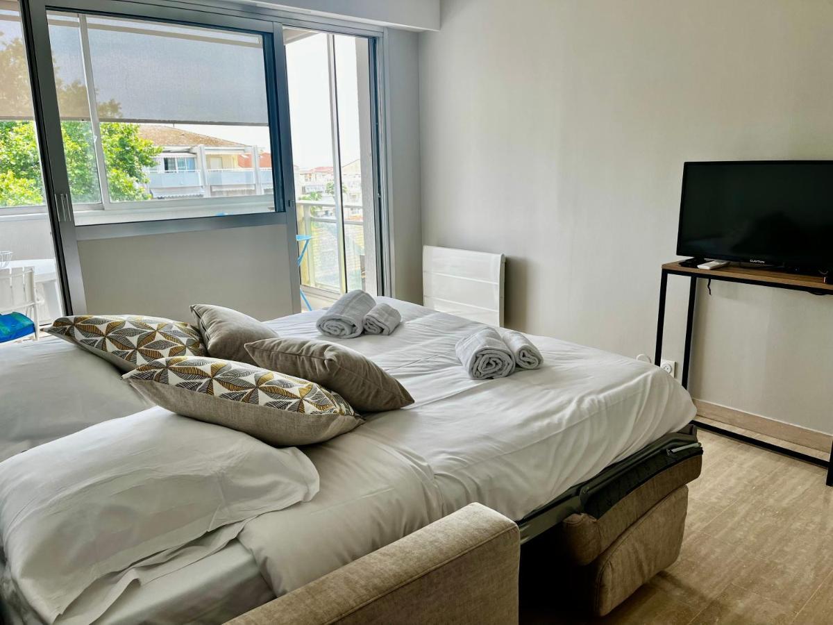 La Douceur De Vivre A Apartment *